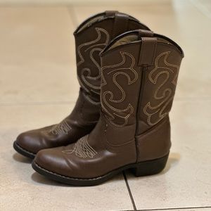 CANYON TRAILS BROWN BOOTS